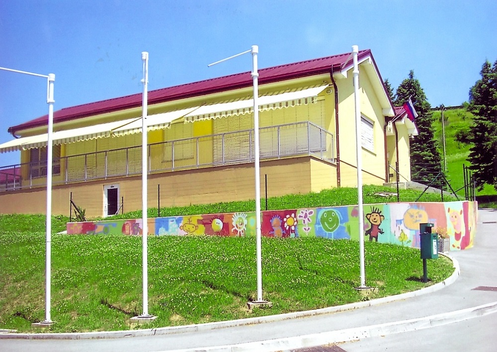 Leta 2006 postane župan Občine Podčetrtek Peter Misja. Z novim prizidkom podružnične šole v Pristavi pri Mestinju so odprli še 2 oddelka vrtca. Kmalu pa so še 1 učilnico OŠ prilagodili delu v vrtcu.